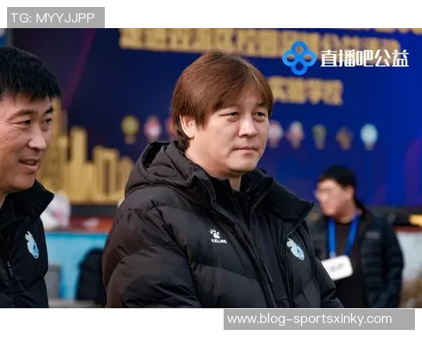 直播吧公益活动走进成都校园杨晨徐亮携手共筑体育梦想